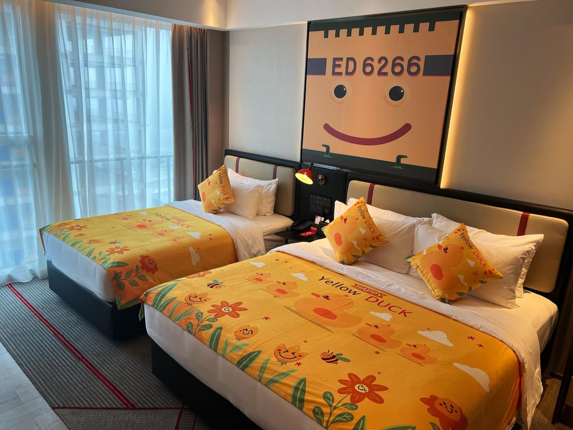 Radisson Red Guangzhou South Railway Station Hotel Eksteriør billede